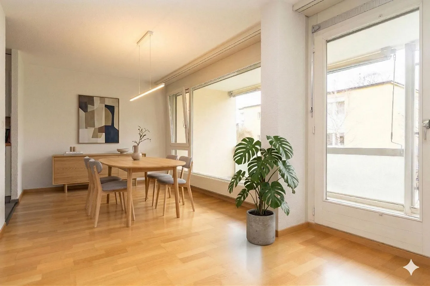 Charming Apartment with Balcony - Photo 3 of 13