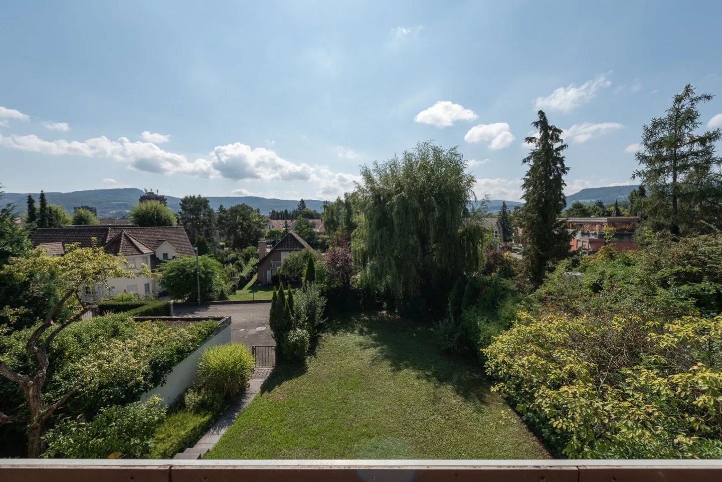 Freistehendes Einfamilienhaus mit Garage - Foto 3 von 15