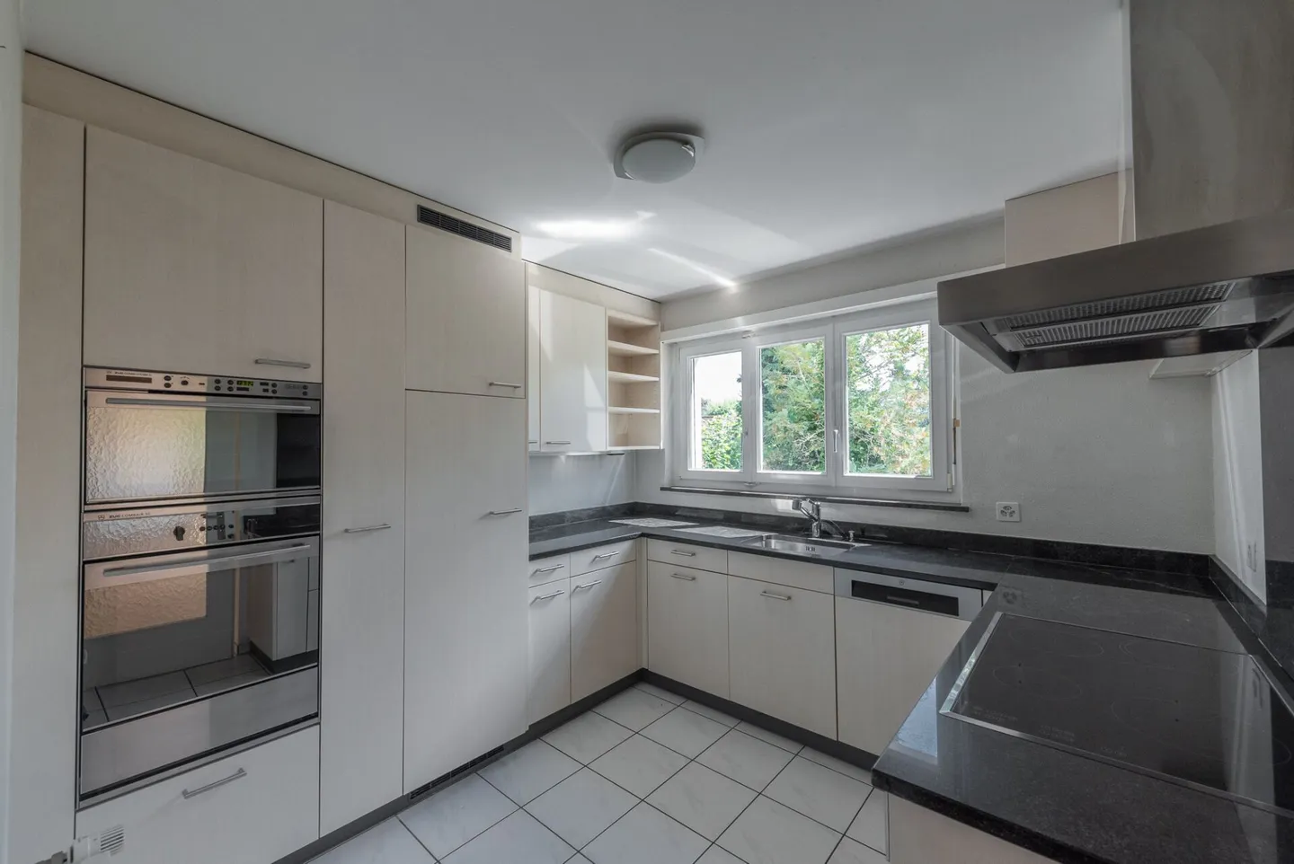 Freistehendes Einfamilienhaus mit Garage - Foto 6 von 15