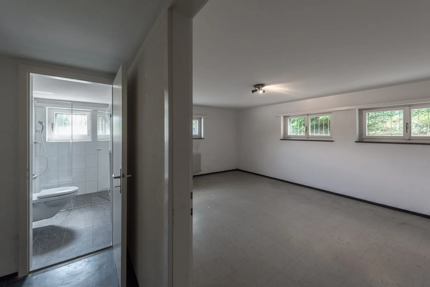 Freistehendes Einfamilienhaus mit Garage - Foto 13 von 15