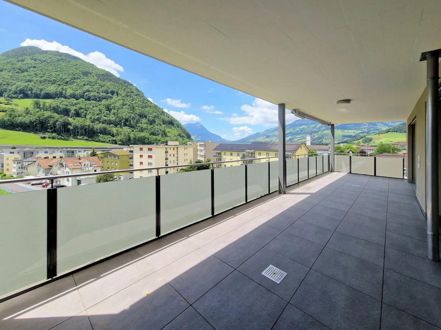 Appartamento nuovo attraente di 3,5 locali - Foto 5 di 10