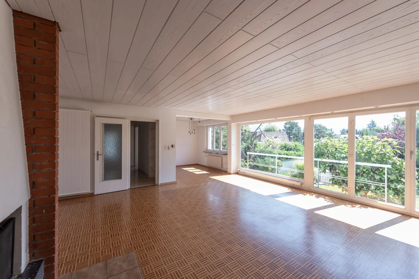 Freistehendes Einfamilienhaus mit Garage - Foto 4 von 15