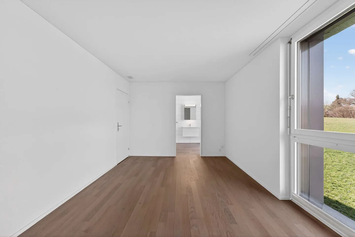 Modern, bright 4.5 room apartment with a large terrace - Photo 6 of 13