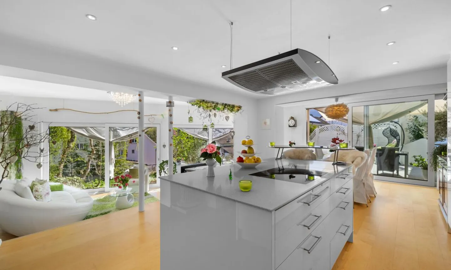 Casa bifamiliare ristrutturata con stile in una posizione centrale - Foto 4 di 13