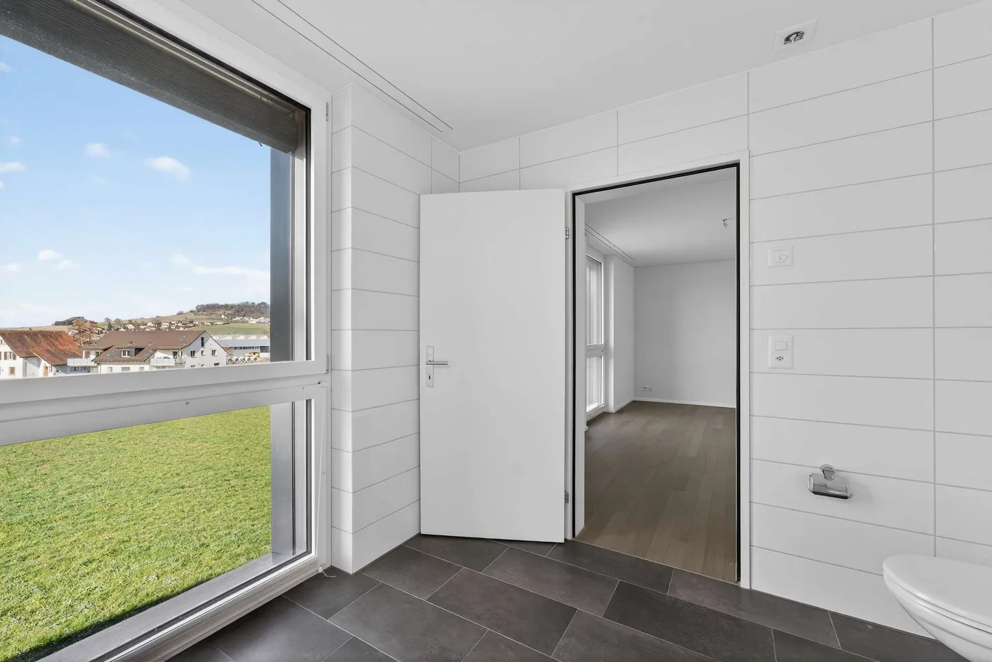 Modern, bright 4.5 room apartment with a large terrace - Photo 9 of 13