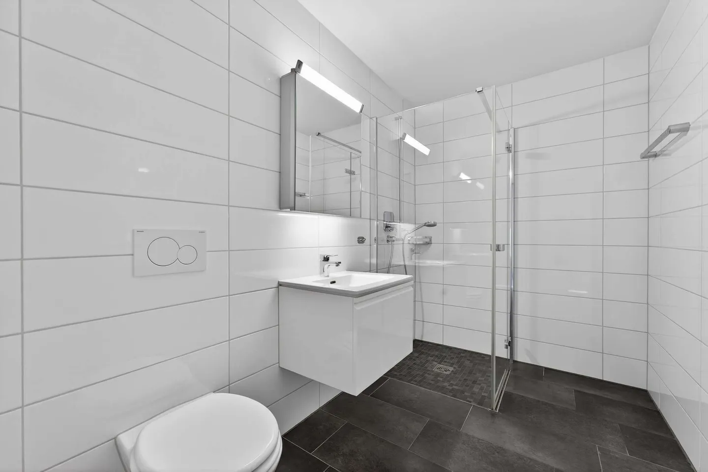 Modern, bright 4.5 room apartment with a large terrace - Photo 11 of 13