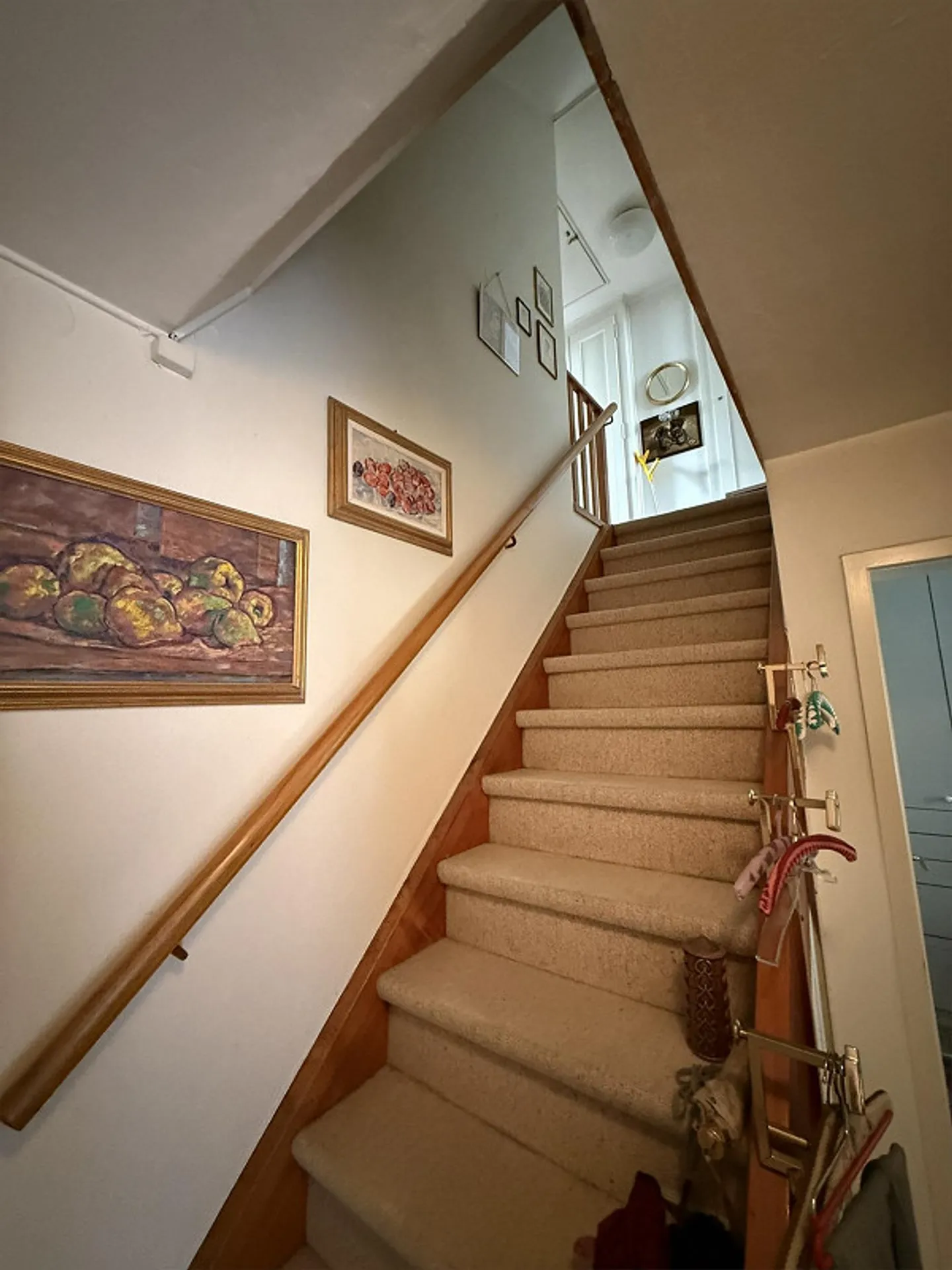 Charmante maison de rangée de 4,5 pièces avec jardin - Photo 8 sur 16