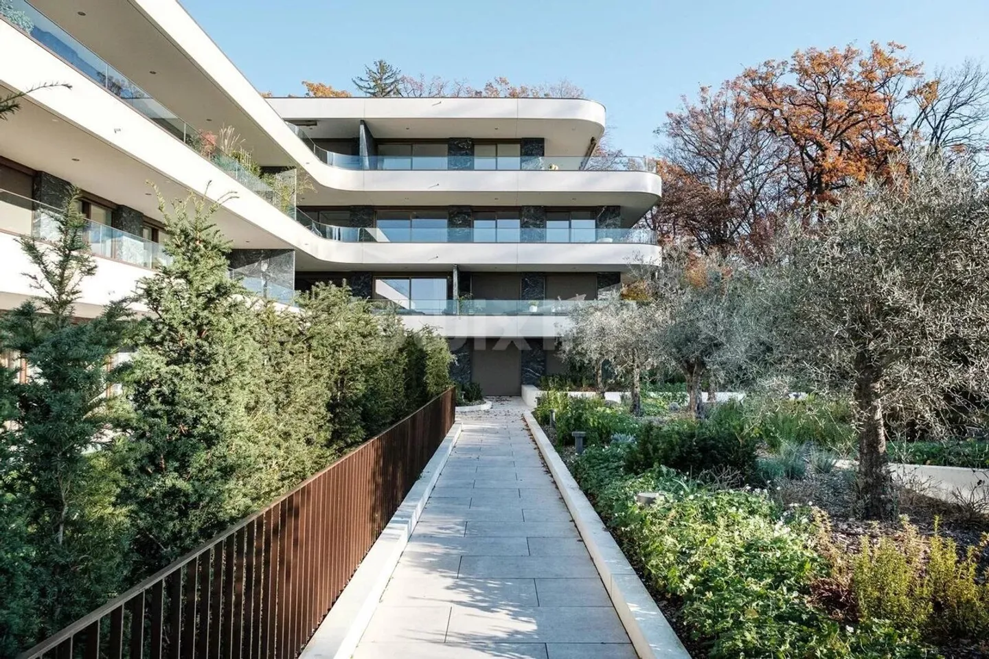 Splendido appartamento in una residenza di alto livello vicino al lago - Foto 2 di 3