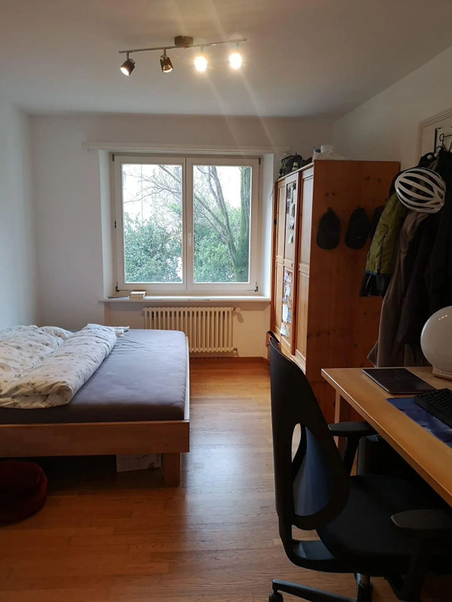 Helles Zimmer in Top-Lage - Foto 3 von 4