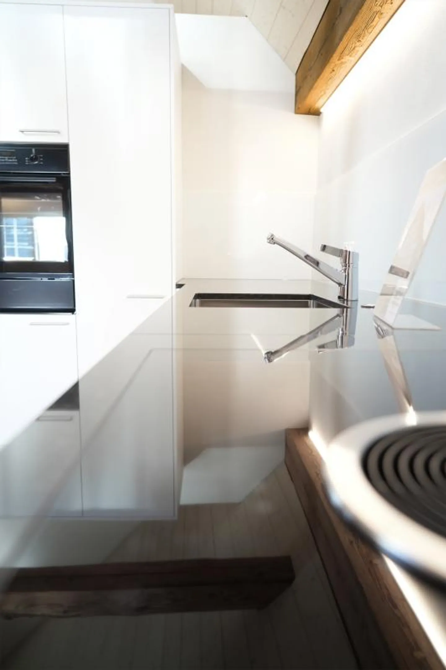 Appartement en duplex rénové dans la Maison Rouge à Zuzwil - Photo 2 sur 17