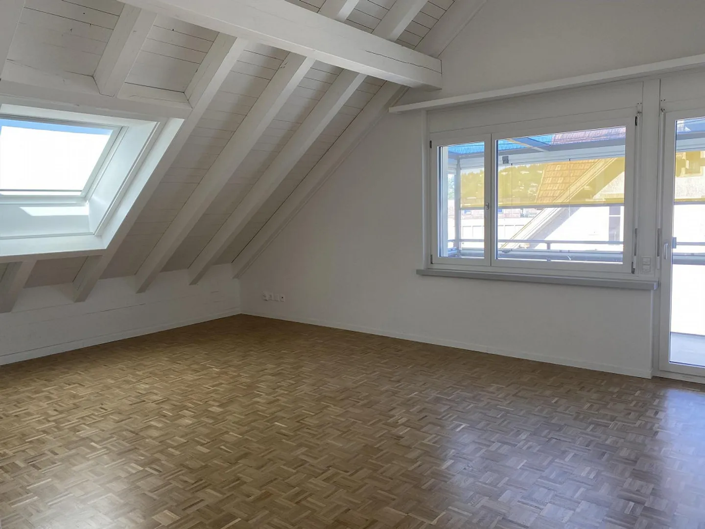 Schöne, zentral gelegene 3.5 Zimmerwohnung - Foto 2 von 12