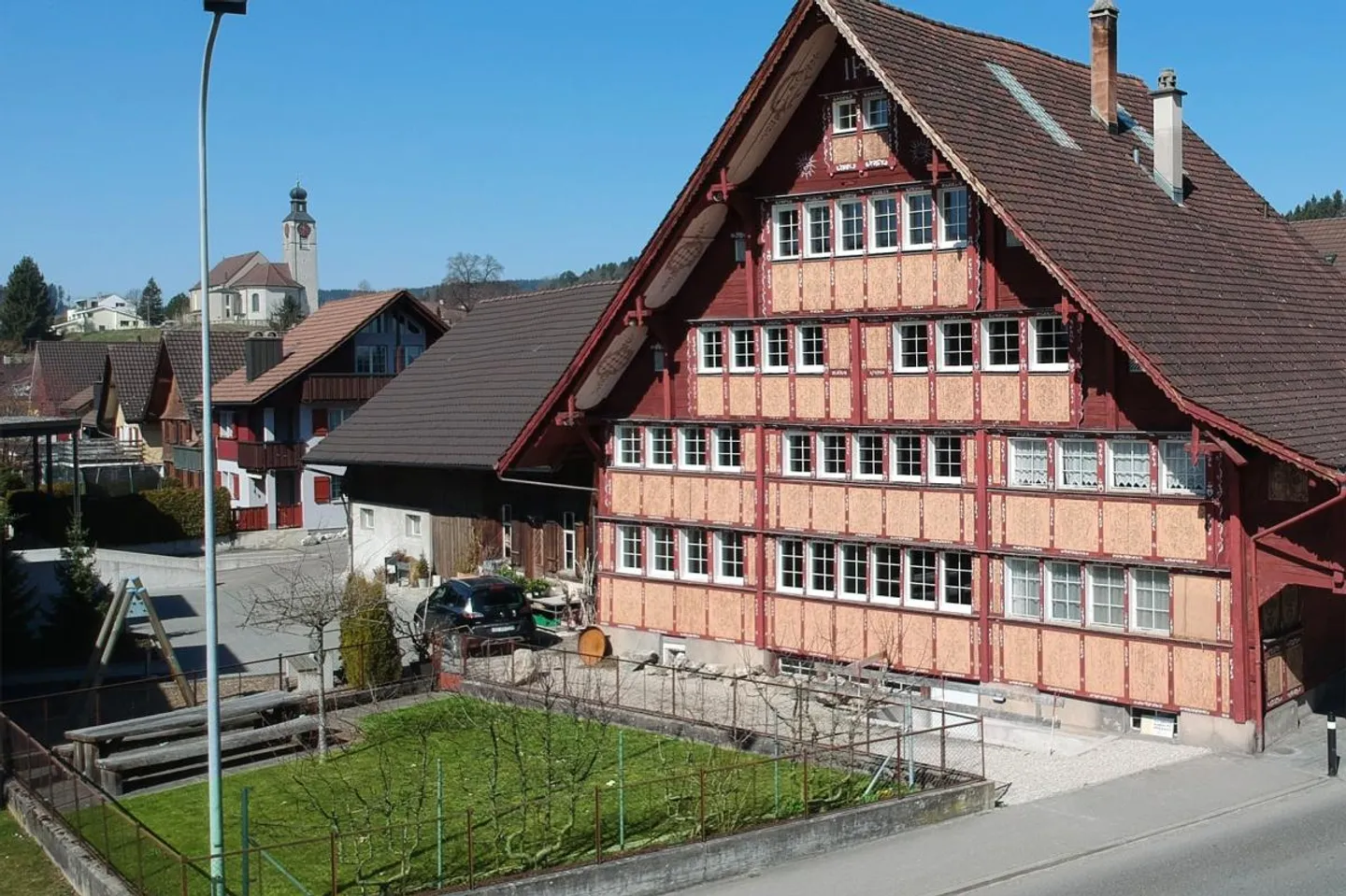 Appartement en duplex rénové dans la Maison Rouge à Zuzwil - Photo 12 sur 17