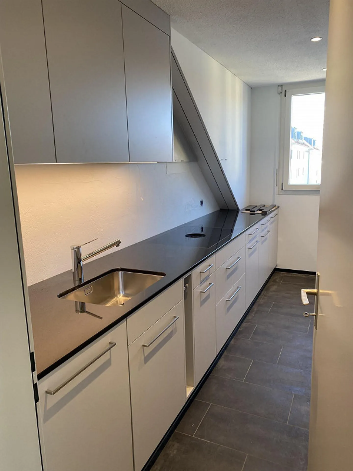 Schöne, zentral gelegene 3.5 Zimmerwohnung - Foto 6 von 12