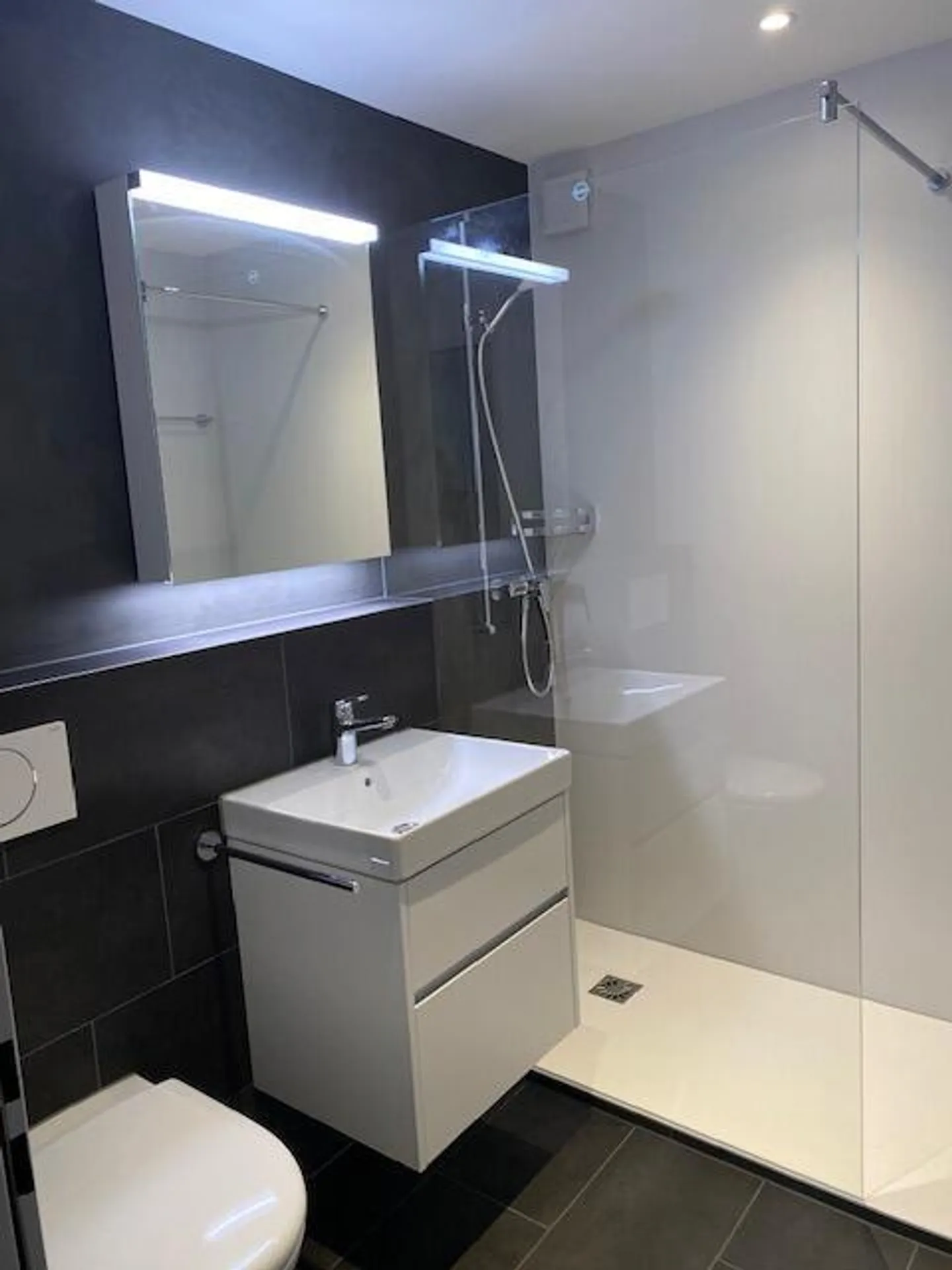 Schöne, zentral gelegene 3.5 Zimmerwohnung - Foto 8 von 12