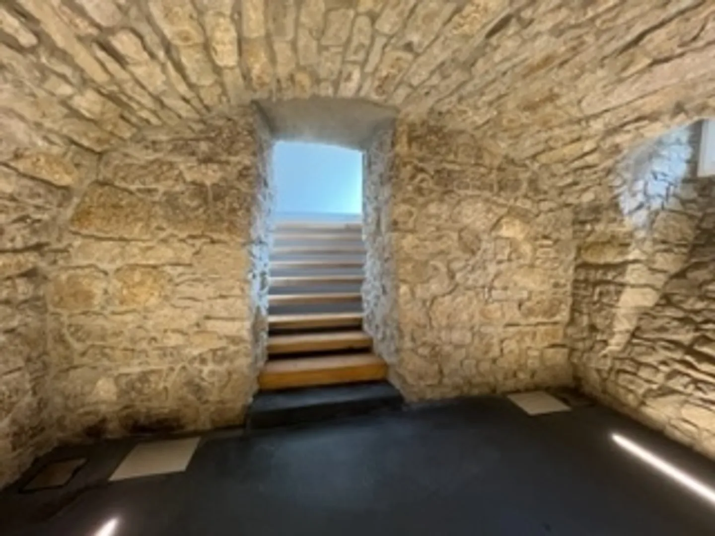 Versatile House with Vaulted Cellar - Photo 2 of 9