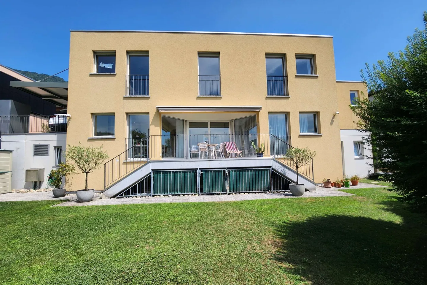 Residenza elegante con ampia vista sul paesaggio - Foto 1 di 13