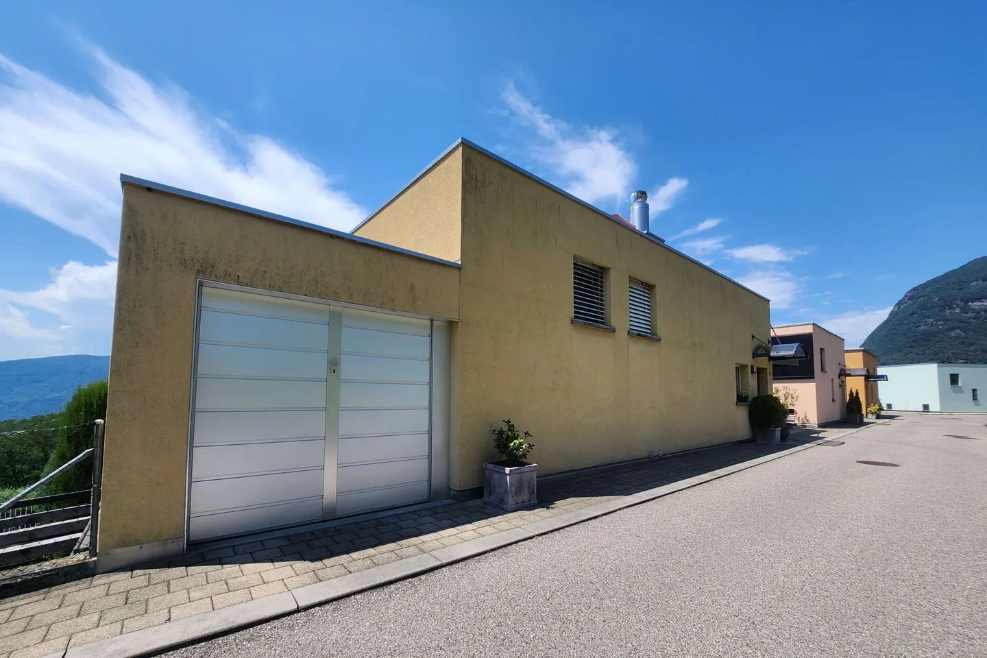 Residenza elegante con ampia vista sul paesaggio - Foto 2 di 13