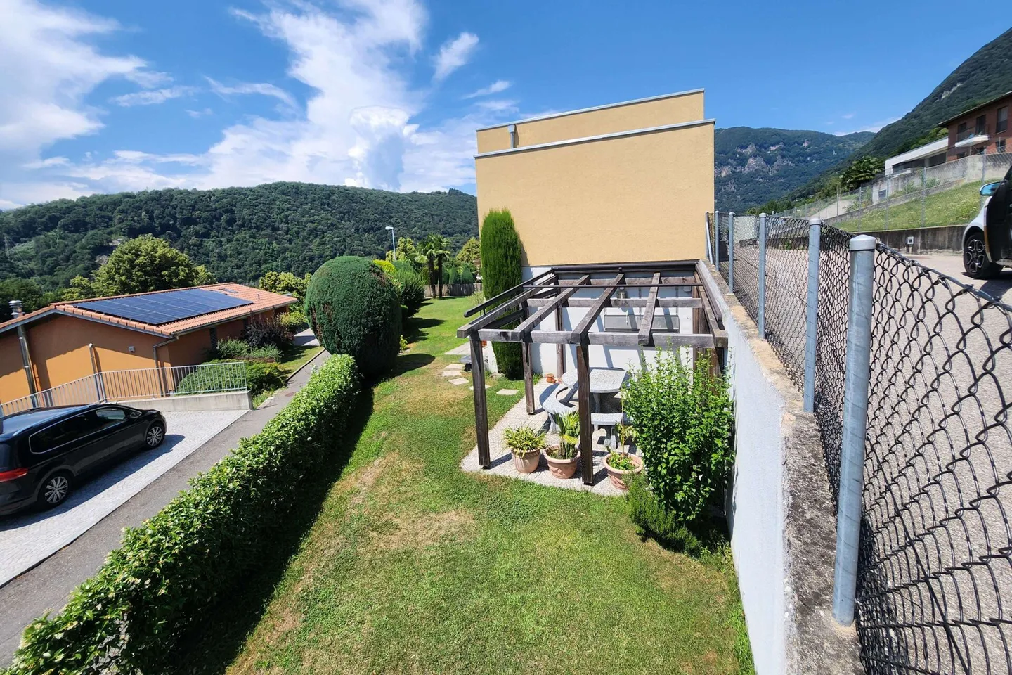 Residenza elegante con ampia vista sul paesaggio - Foto 3 di 13