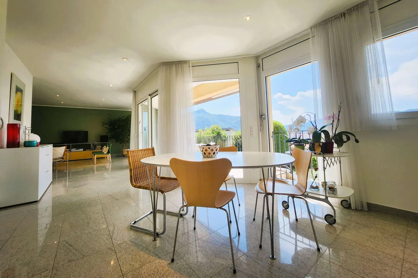 Residenza elegante con ampia vista sul paesaggio - Foto 5 di 13