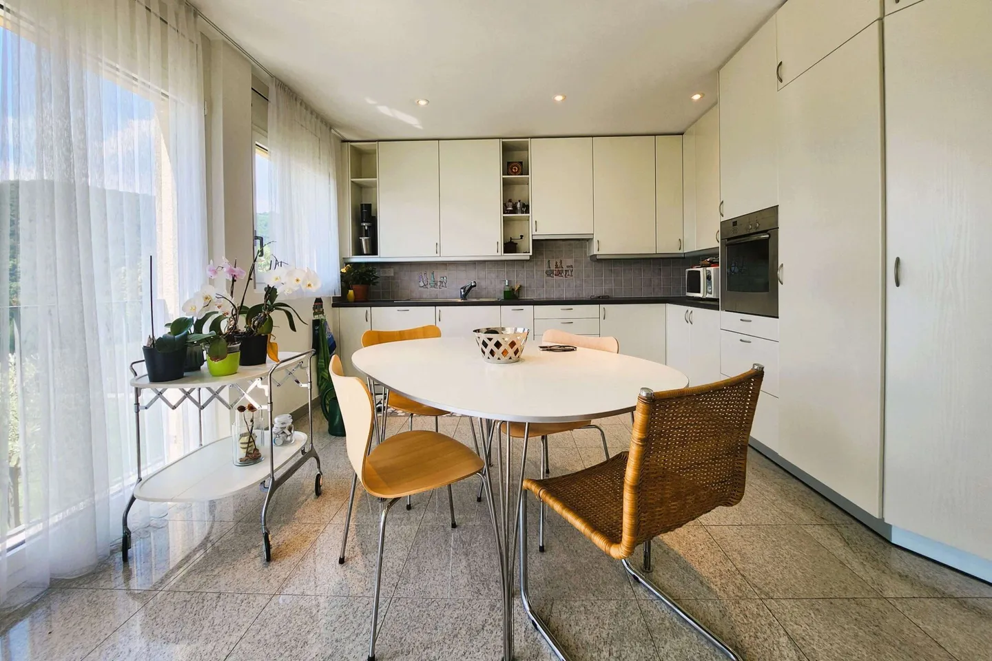 Residenza elegante con ampia vista sul paesaggio - Foto 4 di 13