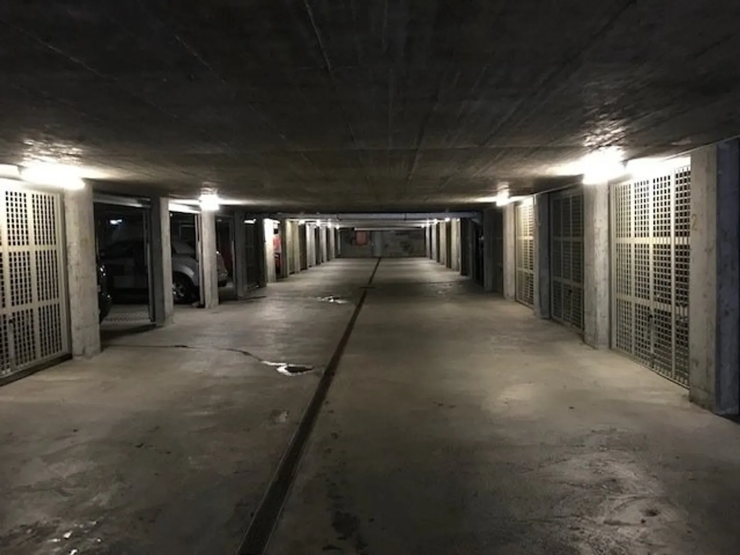 Garage in affitto - Foto 2 di 2