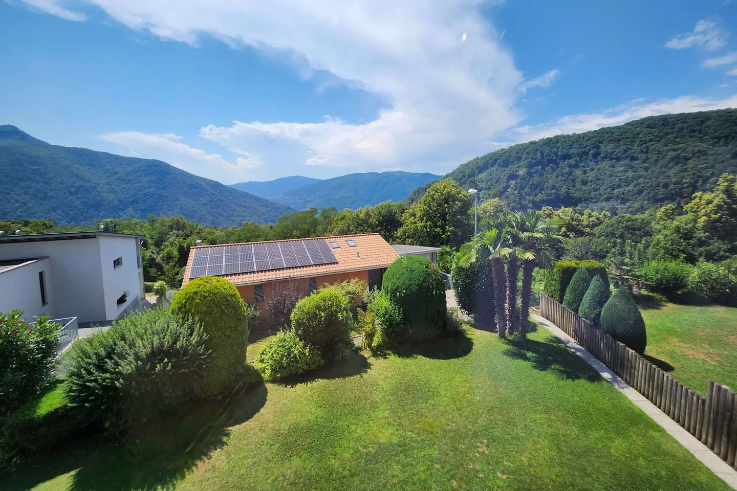 Residenza elegante con ampia vista sul paesaggio - Foto 11 di 13