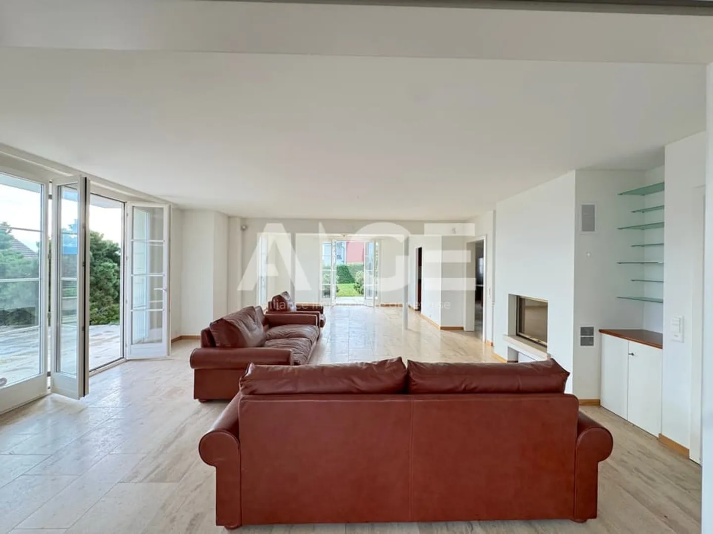 Stupenda villa su un lotto di 2.600 m2 con annesso di 80 m2 - Foto 5 di 9