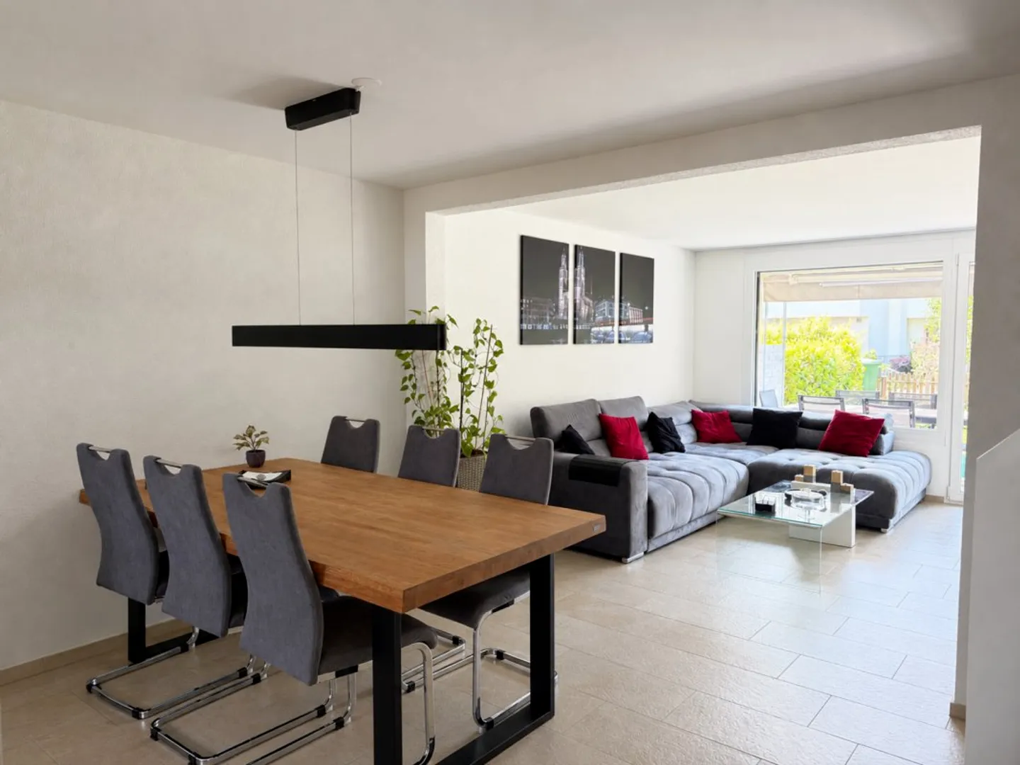 Rêve de Famille Moderne avec Jardin Privé - Photo 3 sur 14