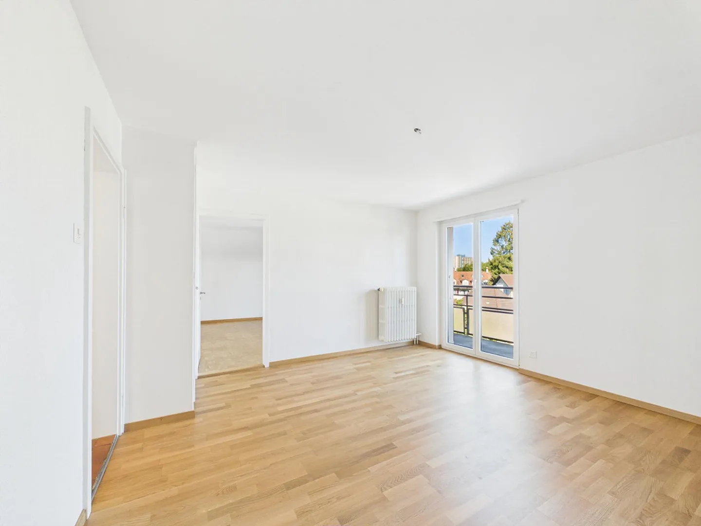 Appartement sous les toits lumineux de 2 pièces dans un emplacement central à Bern Bümpliz - Photo 5 sur 17