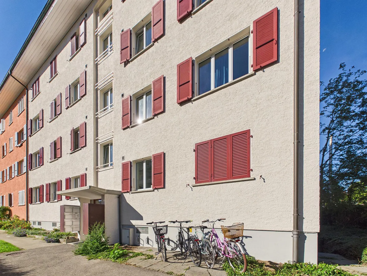 Appartement sous les toits lumineux de 2 pièces dans un emplacement central à Bern Bümpliz - Photo 15 sur 17