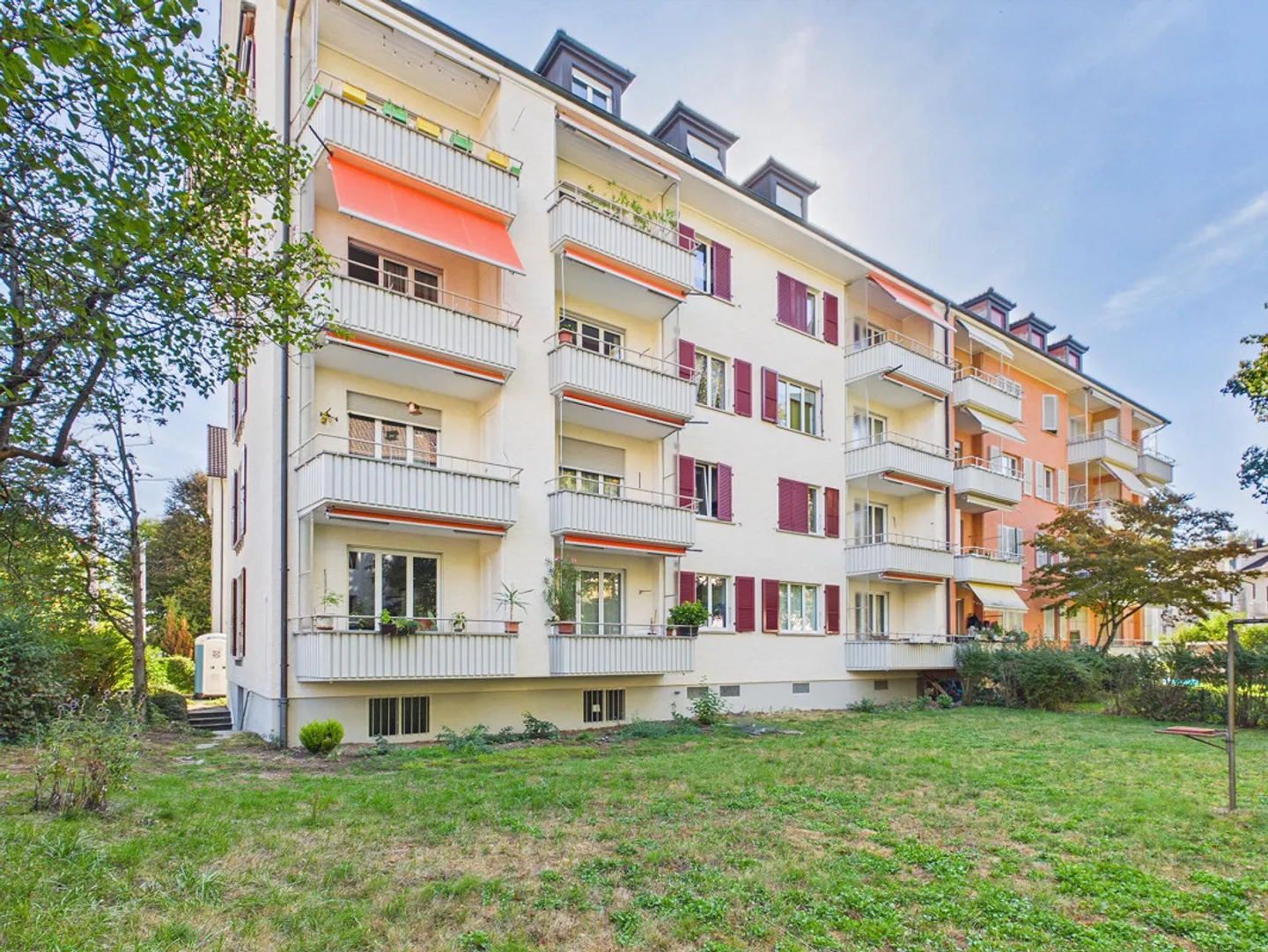 Appartement sous les toits lumineux de 2 pièces dans un emplacement central à Bern Bümpliz - Photo 17 sur 17