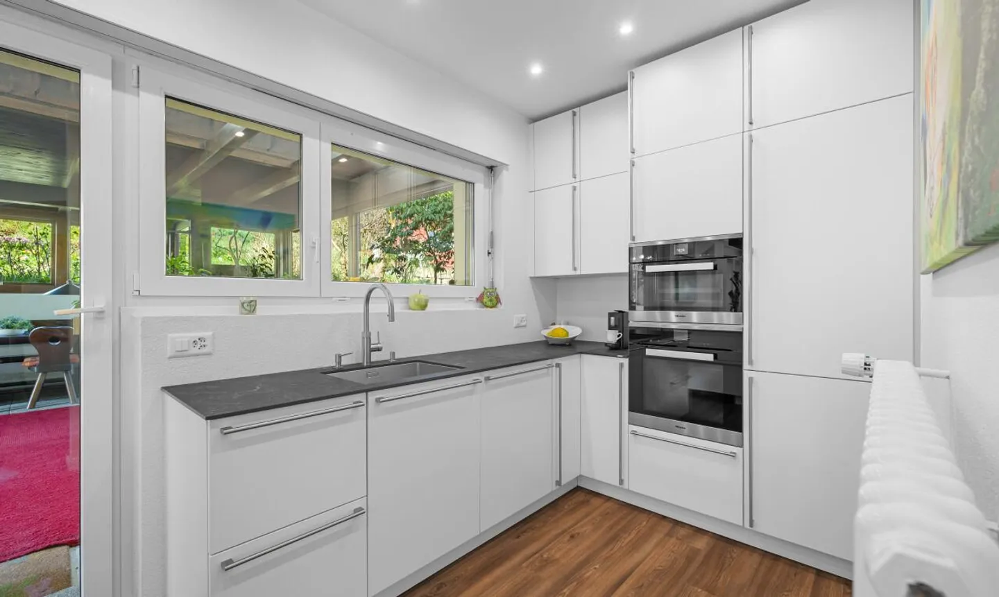 Casa bifamiliare ristrutturata con stile in una posizione centrale - Foto 12 di 13