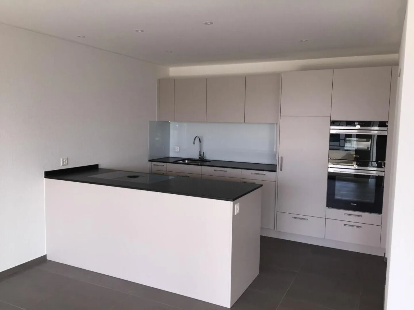 2.5 Room Apartment for Rent - Photo 9 of 12