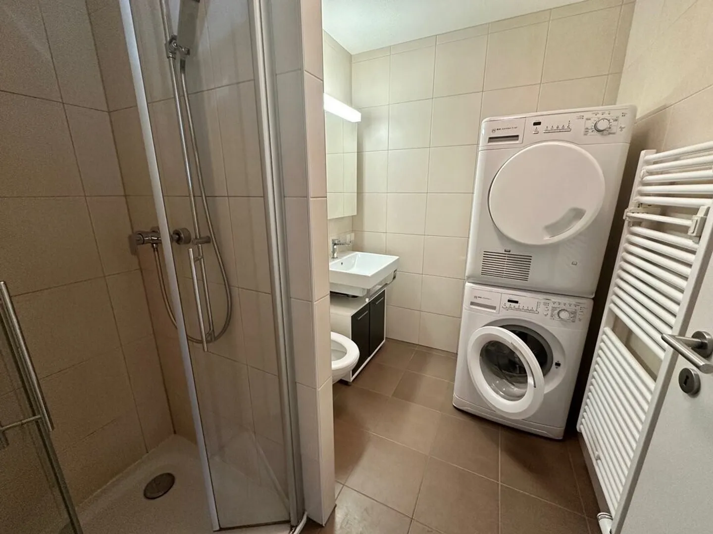 Schöne 2,5-Zimmer-Wohnung in der Nähe aller Annehmlichkeiten - Foto 2 von 9