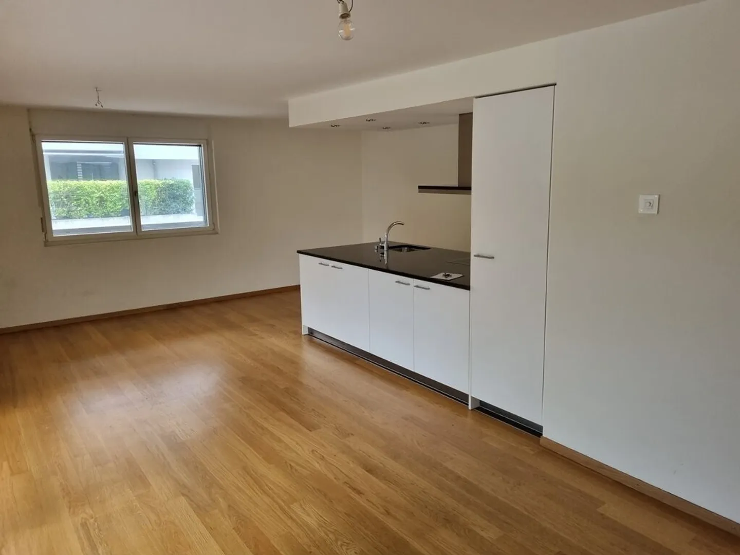 Schöne 2,5-Zimmer-Wohnung in der Nähe aller Annehmlichkeiten - Foto 3 von 9