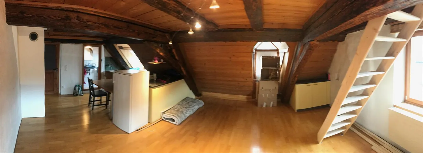 Appartamento duplex in una posizione tranquilla, comprese le spese per l'elettricità - Foto 1 di 13