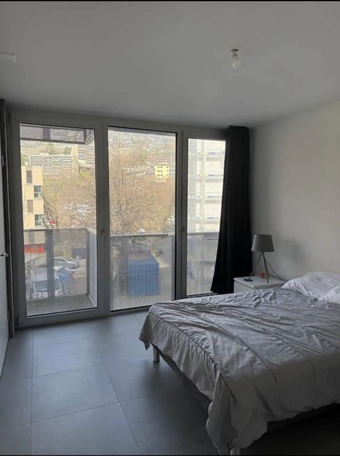 Wunderschöne 2,5-Zimmer-Wohnung mit Balkon - Vevey - Foto 5 von 8