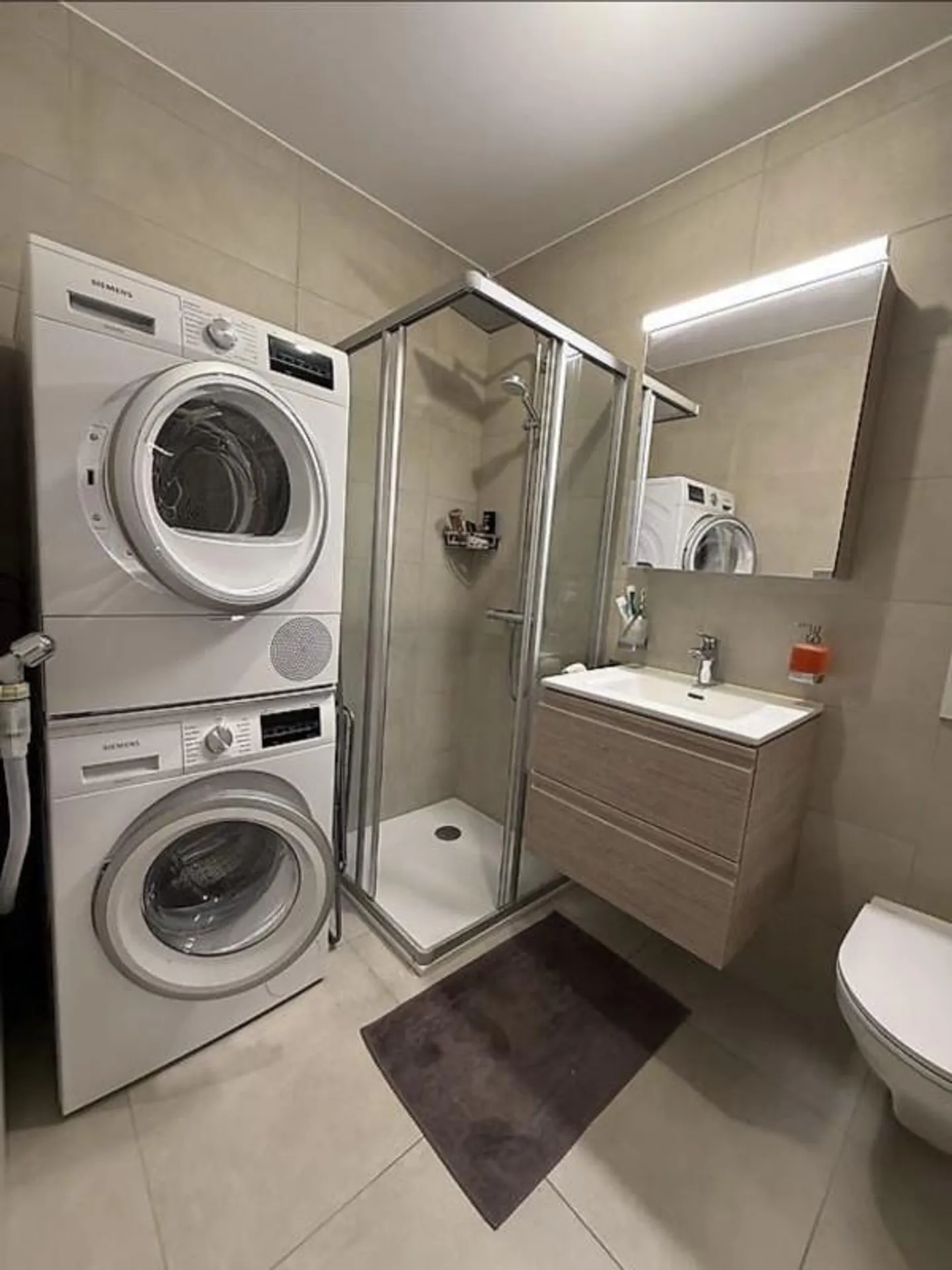 Wunderschöne 2,5-Zimmer-Wohnung mit Balkon - Vevey - Foto 7 von 8