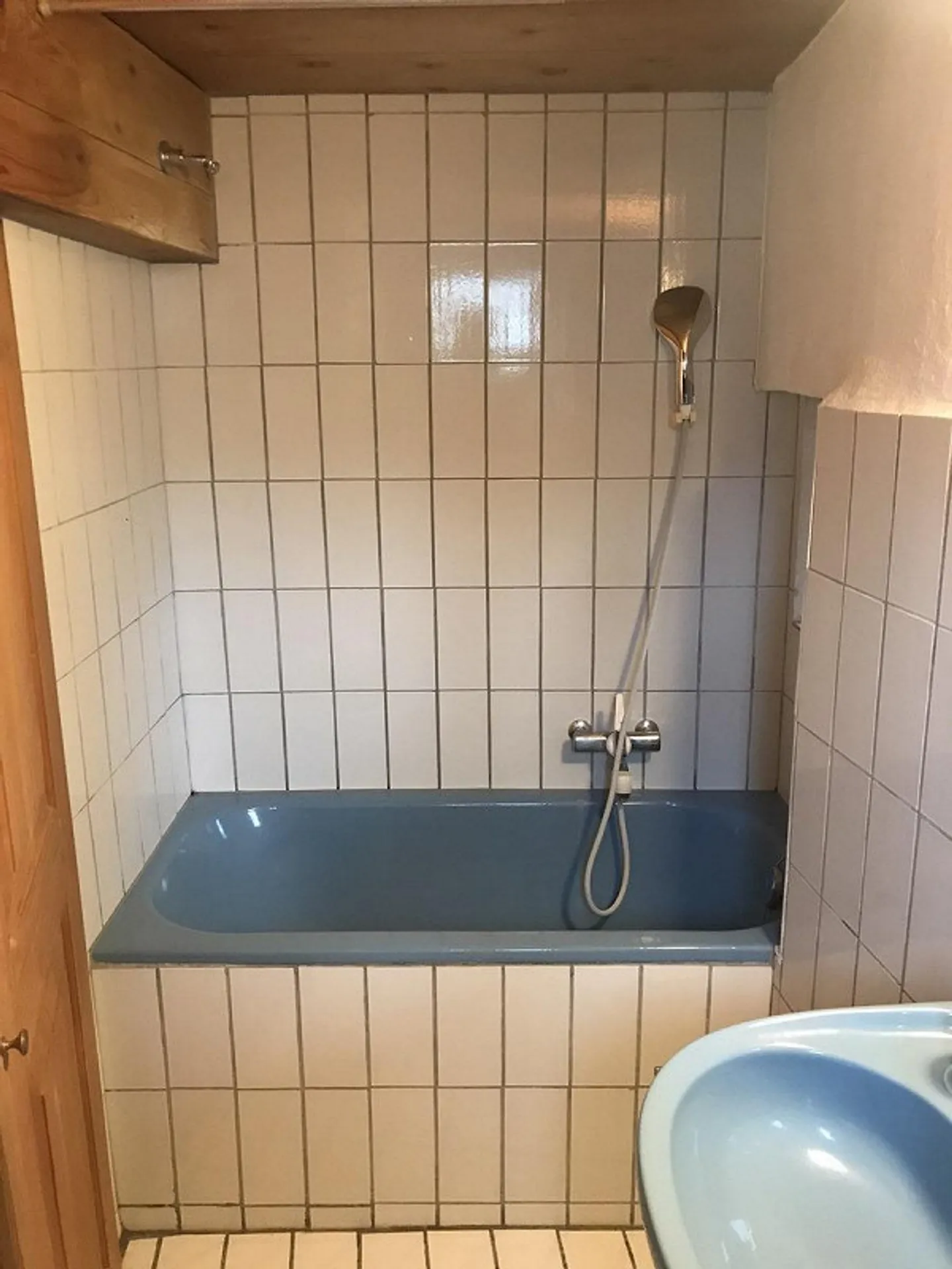 Appartamento duplex in una posizione tranquilla, comprese le spese per l'elettricità - Foto 8 di 13