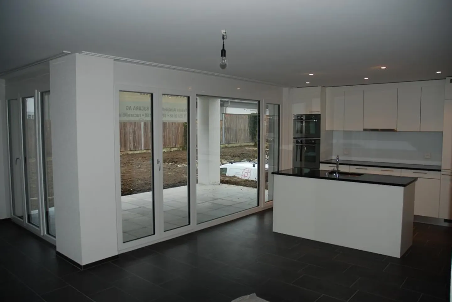 Appartamento soleggiato di 3,5 stanze con patio - Foto 7 di 8