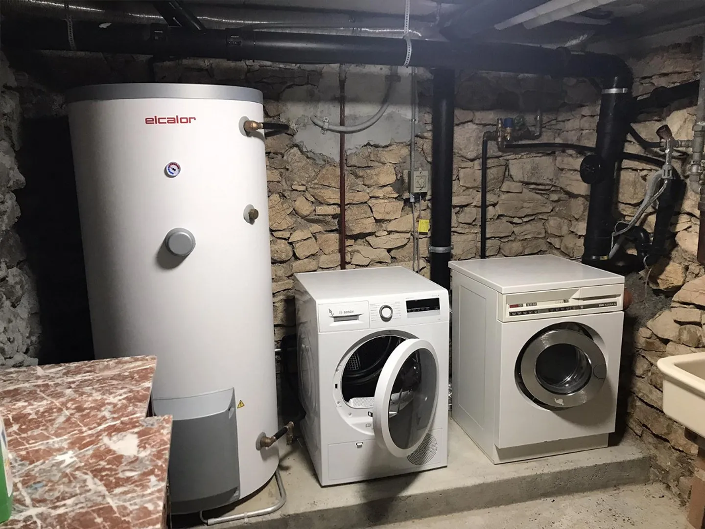 Appartamento duplex in una posizione tranquilla, comprese le spese per l'elettricità - Foto 11 di 13