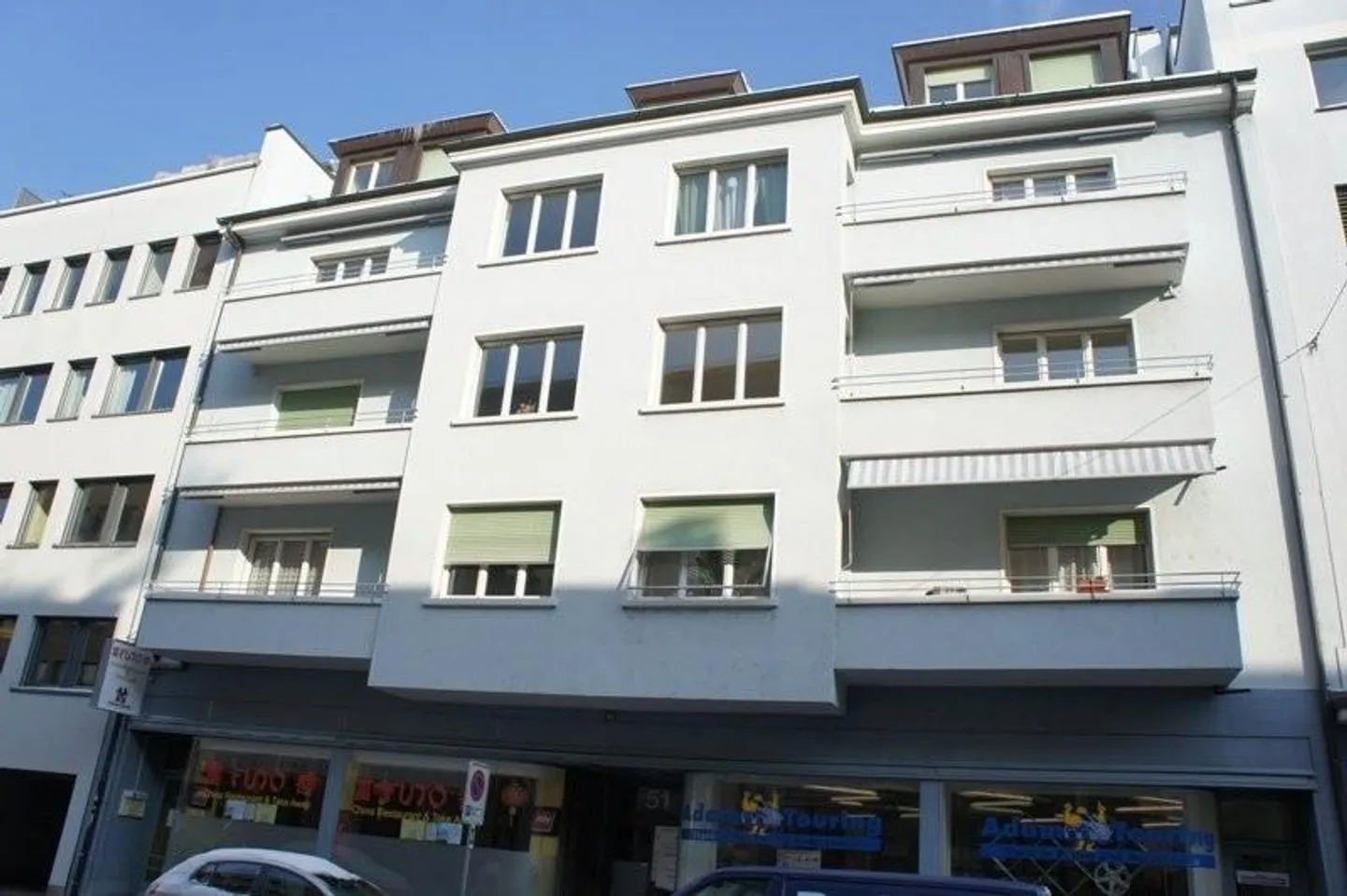 Appartamento affascinante in un vecchio edificio a Gundeli con 2 balconi - Foto 1 di 10