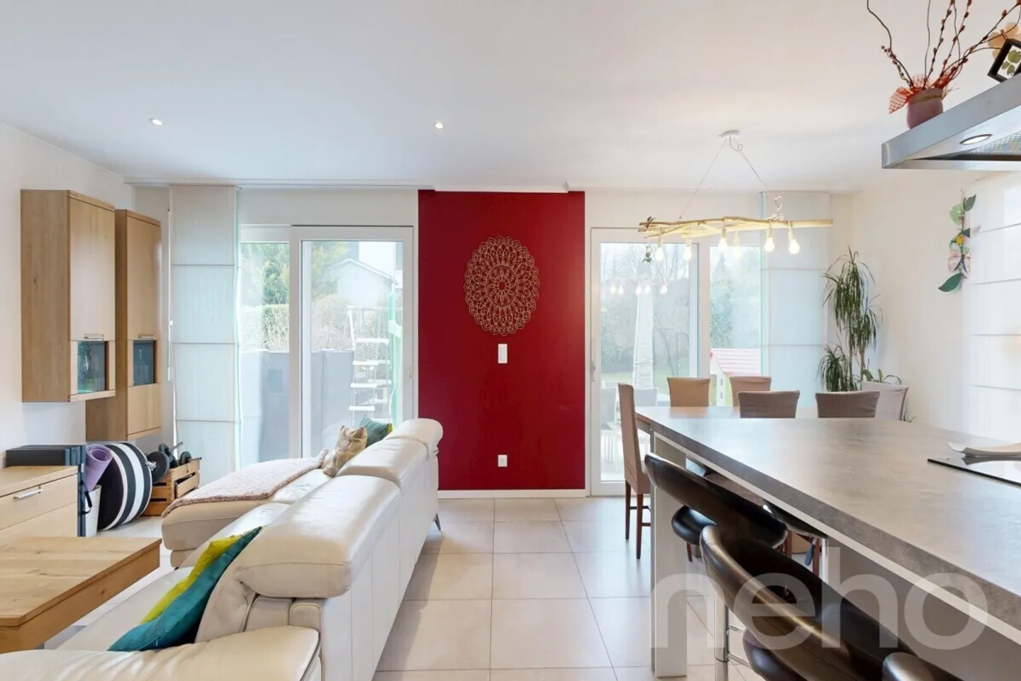 Helles Familienhaus mit Garten - Foto 2 von 12