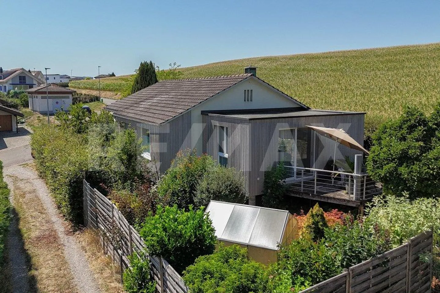 Maison individuelle dans un emplacement calme et ensoleillé à la limite de la zone de construction - Photo 2 sur 13