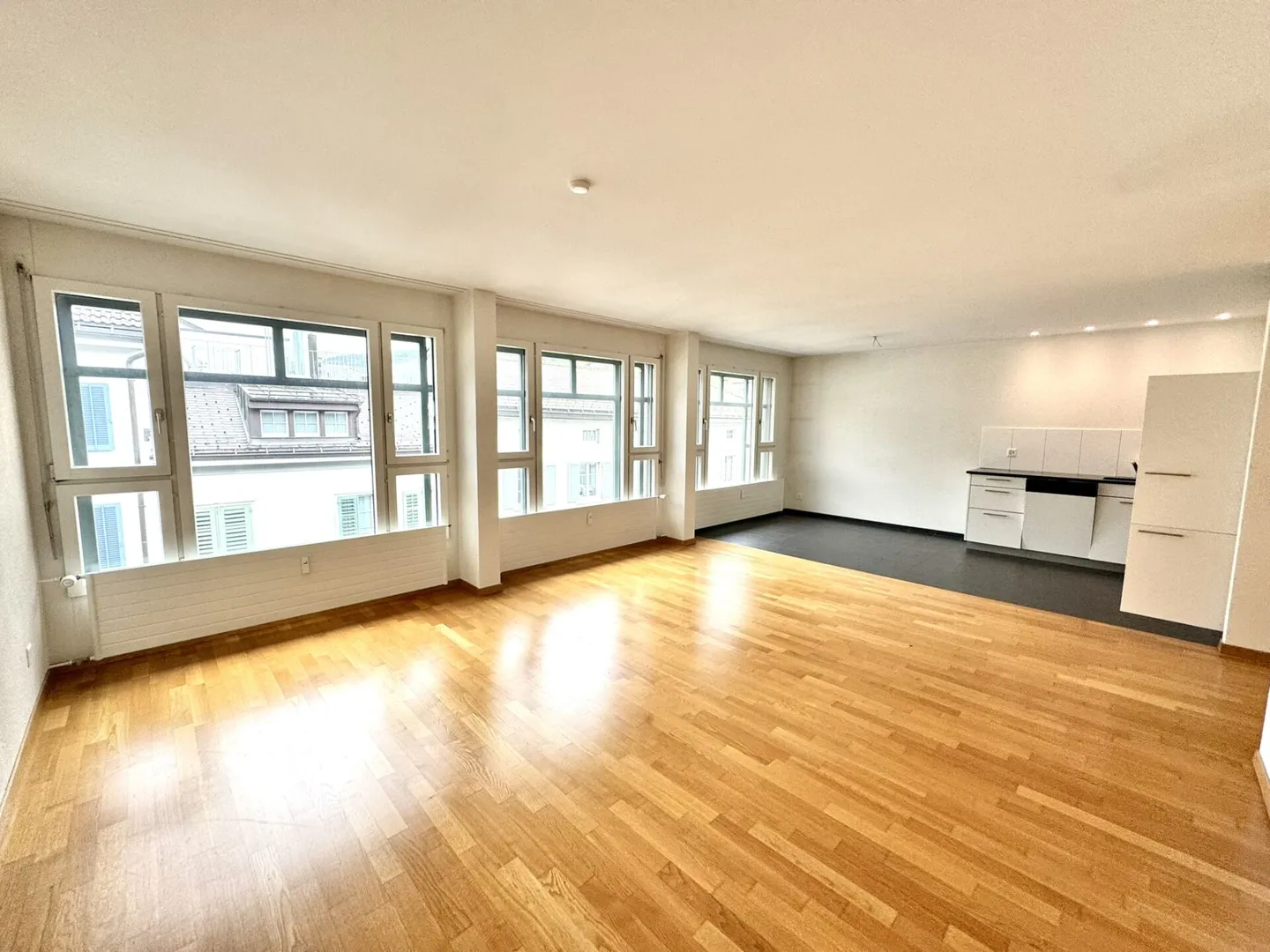 2.5-room apartment in Glarus - Photo 2 of 6