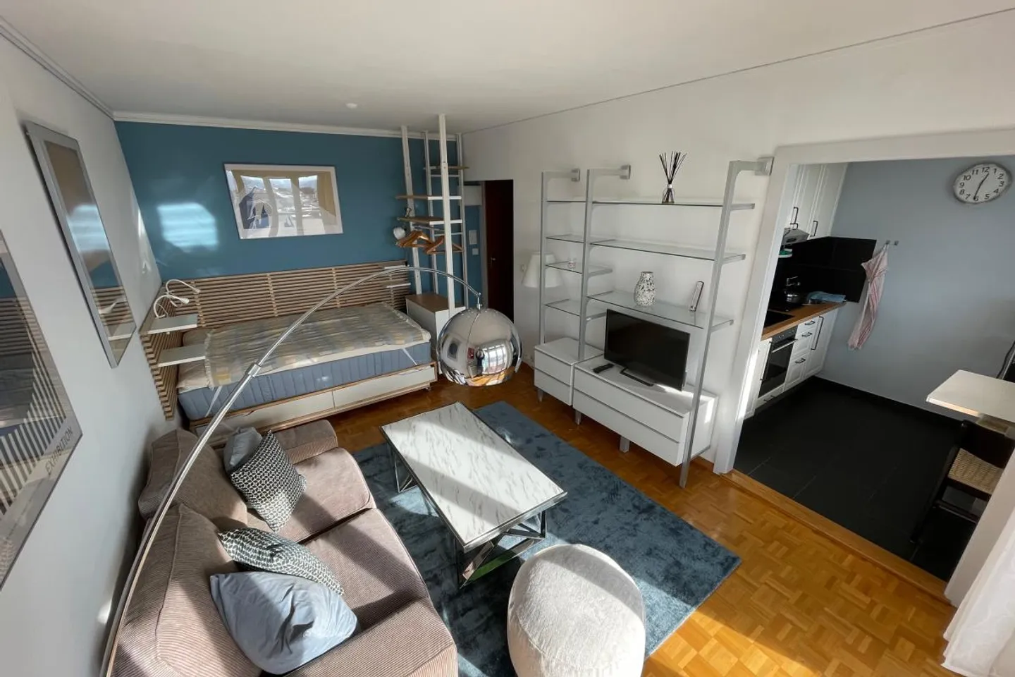 Charmant Appartement Attique - Photo 2 sur 4