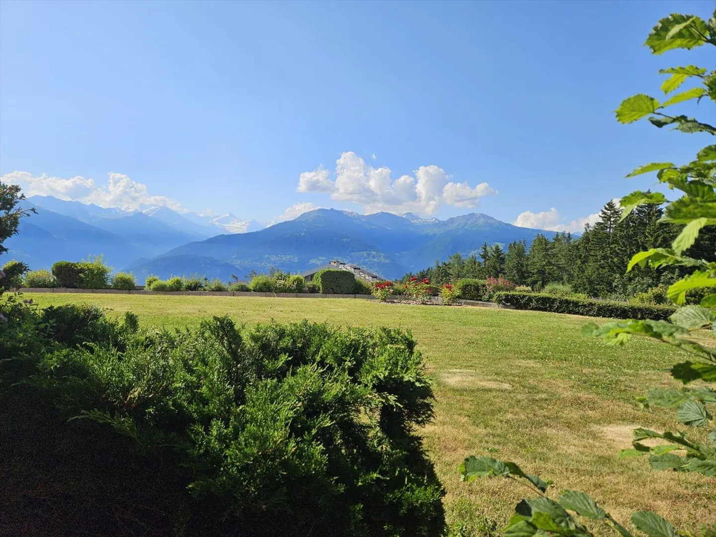 2-room apartment in Crans-Montana - Photo 1 of 10