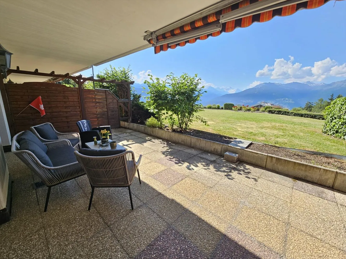 2-room apartment in Crans-Montana - Photo 2 of 10