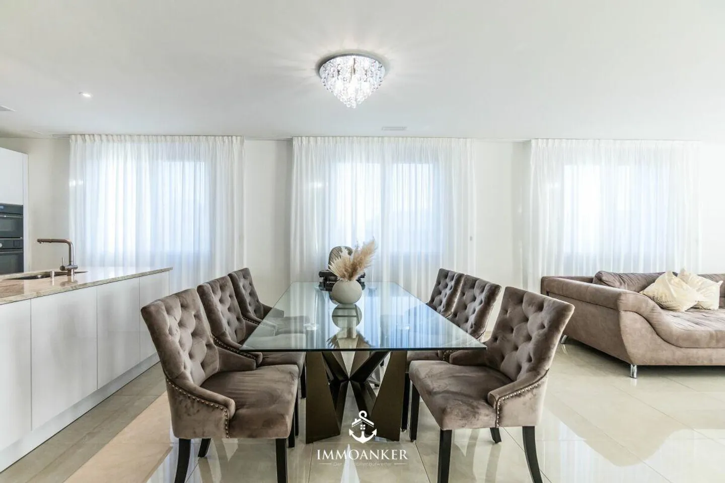 Appartement de rêve sur la pente sud avec une vue imprenable sur les montagnes et la terrasse - Photo 5 sur 12