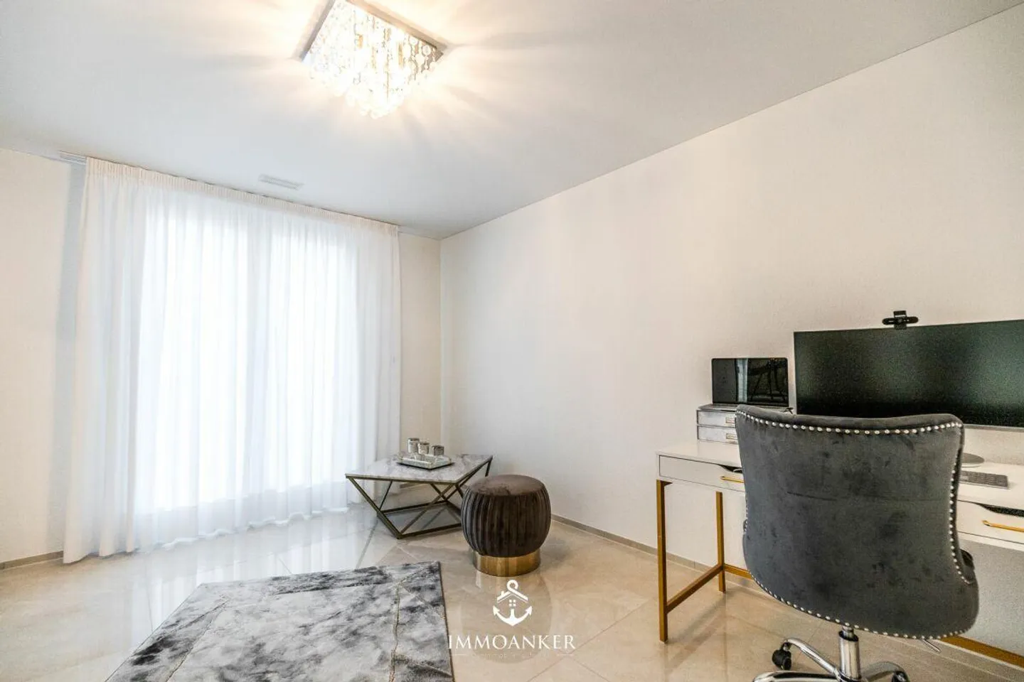 Appartement de rêve sur la pente sud avec une vue imprenable sur les montagnes et la terrasse - Photo 9 sur 12